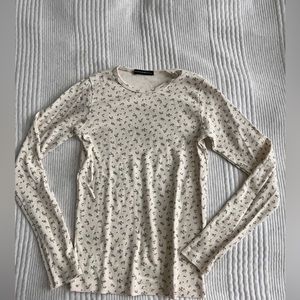 Brandy Melville green floral long sleeve top